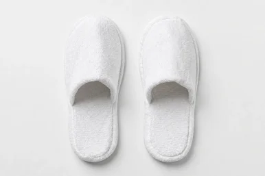Kalın Taban Kadife Otel Terliği – (Çift Kat Üst, 2 cm Sünger Taban, Kaymaz Taban)